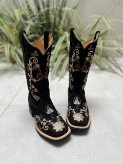 BOTA TEXANA BORDADO FLORES E NOSSA SENHORA COM STRASS COURO NOBUCK PRETO - comprar online