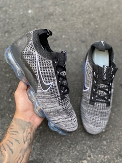 Nike air vapormax flyknit hot sale oreo