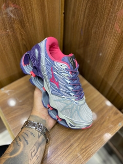 Mizuno prophecy top 4 salmão
