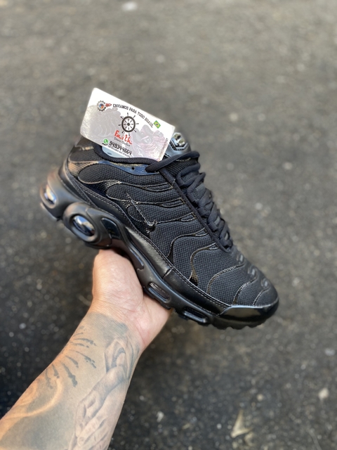 Nike air max plus preto e dourado online