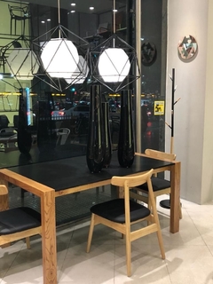 Mesa Comedor Escandinava Pata Recta Tapa Negra - Muebles de diseño | Gift Collection