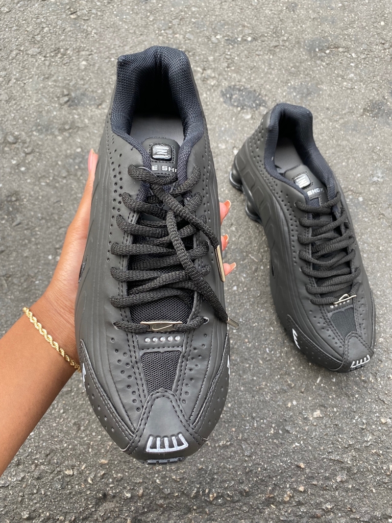 Nike shox best sale r4 uomo online
