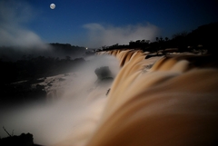 Luna llena en Iguazú
