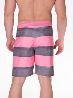 BOARDSHORT RALLADO. en internet