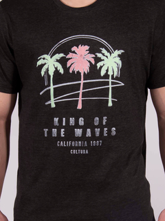 REMERA KING OF THE WAVES - comprar online