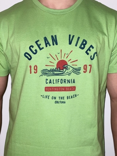 REMERA OCEAN VIBES en internet