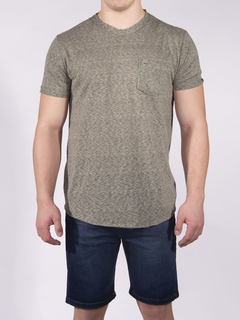 REMERA SLIM FIT RUEDO