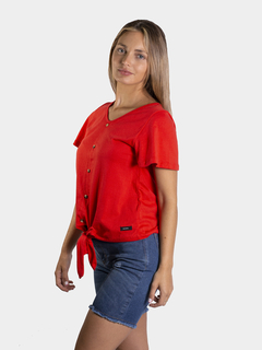 REMERA NUDOS CON BOTONES - comprar online