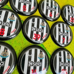 Newcastle 23/24 Home - Vidrilha 45mm - Botões Pro Gol