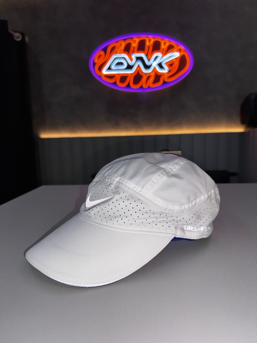 Bone nike tailwind hotsell