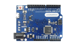 Placa Leonardo com cabo USB