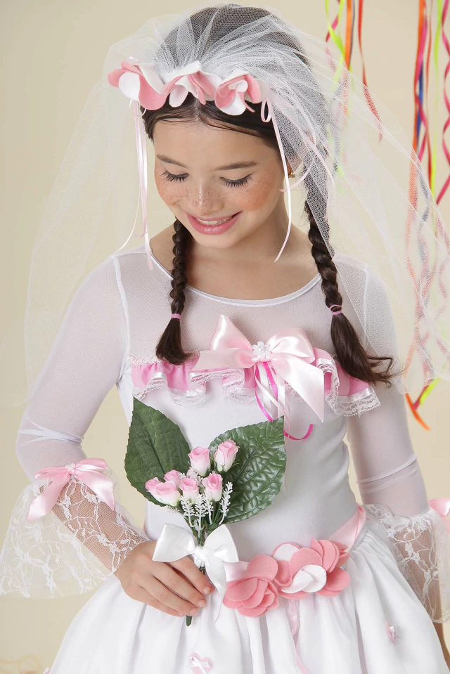 Vestido Festa Junina Infantil Noivinha Manga Longa com Tiara Véu e Bu