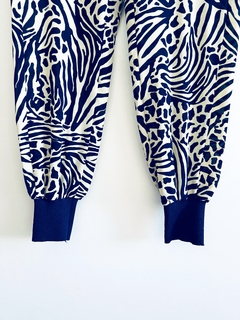 001154 . Pantalón print azul Cher T.0 - tienda online
