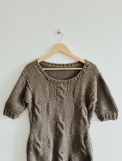 000589 . Sweater largo tostado T.U - comprar online