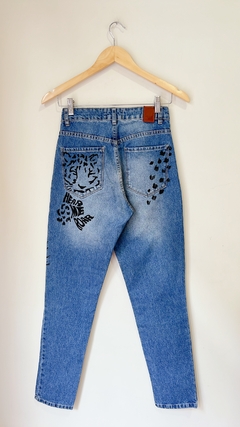 Art.8850 Jean MOM Celeste customizado T24(34) en internet