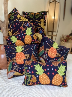 almofada quadrada abacaxi (0.50x0.50cm) - comprar online
