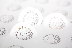 Stickers calados con hot stamping x 5 planchas A3 (40x30 cm) - Imagine Soluciones Graficas