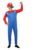 Homem vestido como Mario, personagem de videogame, usando macacão azul e camiseta vermelha, com chapéu vermelho e bigode.