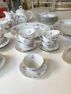 JUEGO DE PORCELANA VERBANO MODELO FLORES VINTAGE 32 PIEZAS 170.000