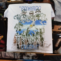 REMERA DE LAS ISLAS MALVINAS PINTADA A MANO 1