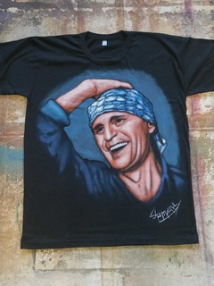 REMERA DE LEONARDO FAVIO PINTADA A MANO