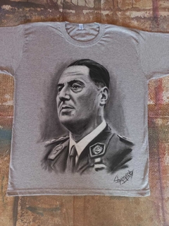 REMERA PINTADA A MANO DE PERÓN 2