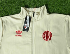 Campera crema 2024 en internet