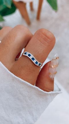 Anillo cubic azul y blanco