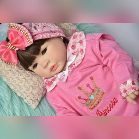 Boneca Bebê Reborn Vinil Realista com Gatinho e acessórios 45cm