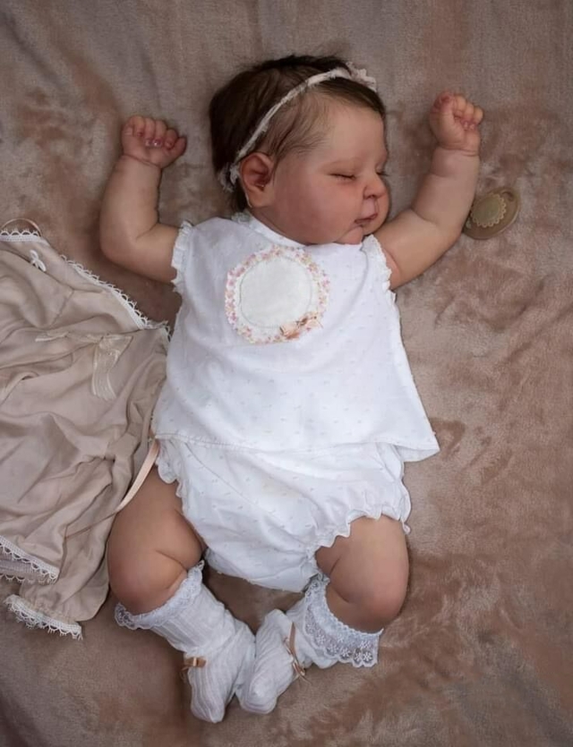 Bebê Reborn Corpo Em Pano De Menina Com Roupinha De Oncinha