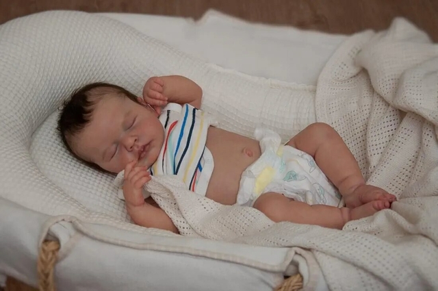 Encontre o Bebê Reborn Perfeito para Você: Artesanato Impecável e Realismo  Incomparável.