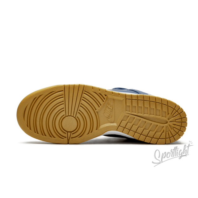 Nike sb dunk low supreme jewel swoosh gold 2025