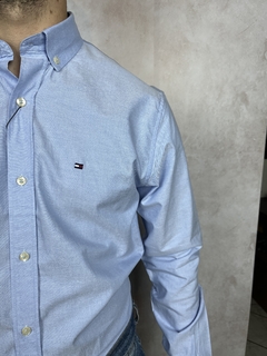 Camisa Manga Longa Oxford | Azul bebê | T.H | Algodão Nobre. - comprar online