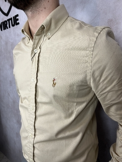 Camisa Ralph L. | Creme com logo Clássico | Oxford | 100% Algodão Nobre.