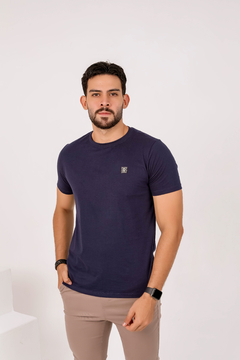 Blusa Camiseta Masculina Básica Algodão Malha Fio 30,1Premium Slim Fit Gola Careca, Revesst Jeans. - comprar online