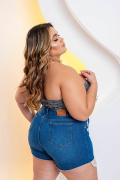 Imagem do Short Plus Size Jeans Feminino Sem Lycra, Cintura Alta, Brilho E Barra Diferenciada, Revesst Jeans. 40611