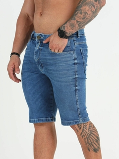 Bermuda Jeans Masculina Com Lycra, Detalhe De Costura Diferenciada, Revesst Jeans. 0000350