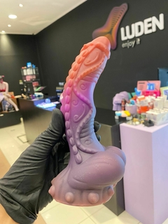 Monster Dong con testiculo alienigenas - Luden