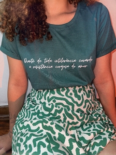 RESISTÊNCIA CORAJOSA DO AMOR - The Feminist T-shirt