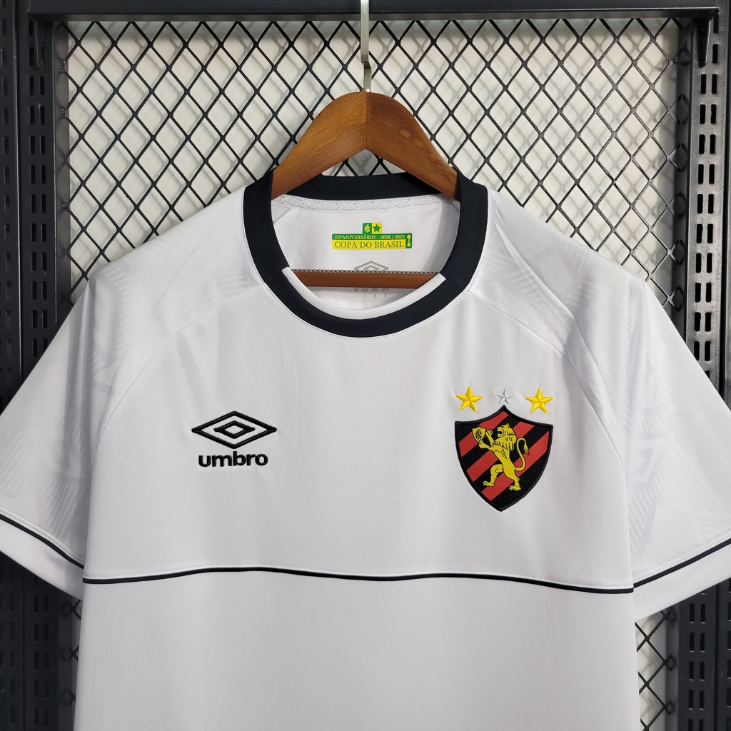 Kit de Uniforme de Futebol Infantil do Sport Club do Recife I 21 com Camisa  e Calção Umbro em Promoção