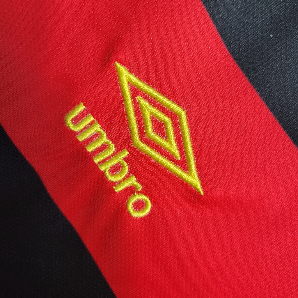 Kit de Uniforme de Futebol Infantil do Sport Club do Recife I 21 com Camisa  e Calção Umbro em Promoção