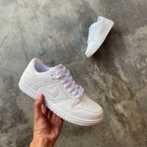 DUNK TRIPLE WHITE PRO Comprar en Highstyle .ar