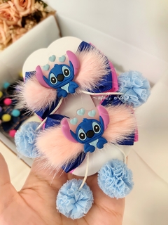 Par Stitch com pompons