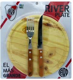 Plato de madera con cubiertos personalizado