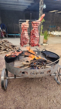 ASADOR CRIOLLO 120 CON RUEDAS - QUTRAL ARGENTINA