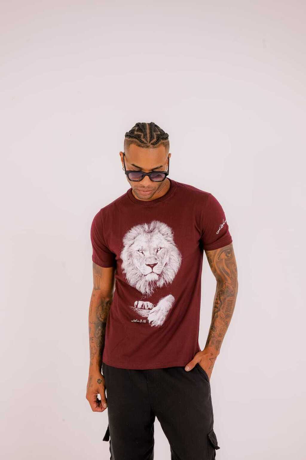 Camiseta John John Logo Vinho - Compre Agora