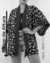 Maxi Kimono P&B com detalhe em vermelho na internet
