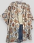 kimono estampado , estampa estilo boho , fundo claro com desenhos de cashmere 