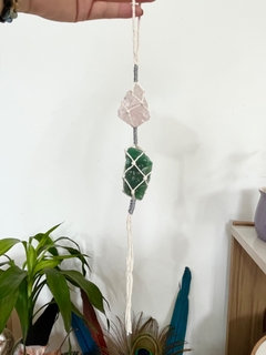 Amuleto com quartzo rosa e quartzo verde