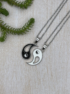 Par de colares yin yang